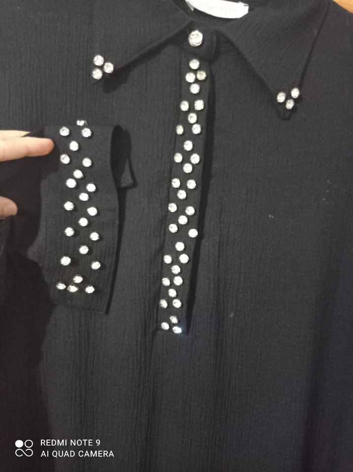 Boncuk İşlemeli Siyah Uzun Kollu Elbise - Görsel 2