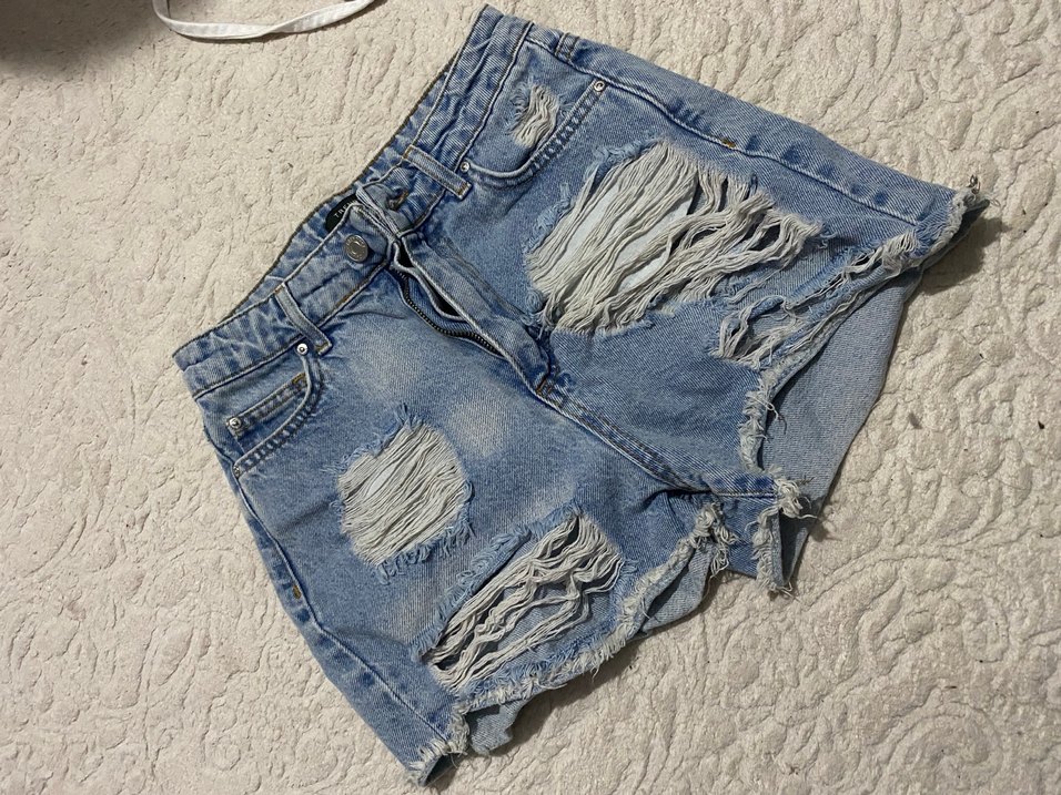 Kadın Mavi Yırtık Bol Kesim Denim Şort - Görsel 3