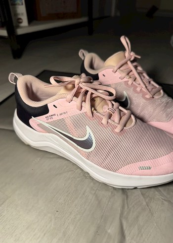 38 Beden Pembe Bağcıklı Nike Spor Ayakkabı