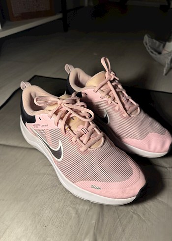 38 Beden pembe Renk Pembe Bağcıklı Nike Spor Ayakkabı
