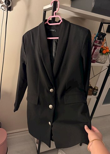 Siyah Düğmeli Kadın Midi Blazer Ceket