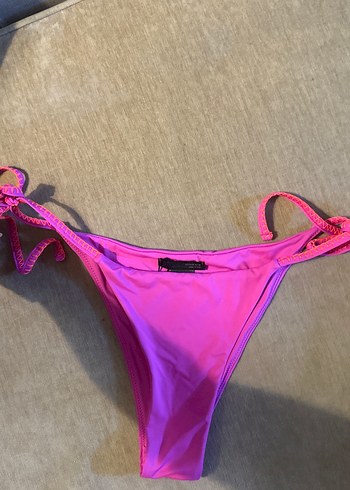 Pembe Bağlamalı İnce Askılı Bikini Altı