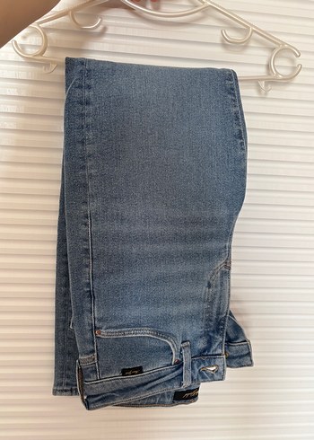 28 Beden Tokalı Kadın Midi Boy Dar Kesim Kot Pantolon