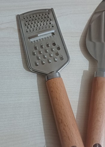 Bej Ahşap Saplı Mutfak Aksesuarları Seti - Görsel 3