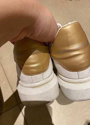 37 Beden Alexander McQueen