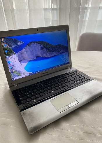 Samsung RV520 Laptop - Görsel 2