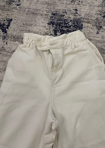 Kadın Beyaz Pamuklu Kemerli Bol Kesim Jean - Görsel 2