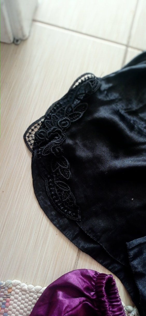 Düğmeli Siyah Saten Hamile Şortu - Görsel 2