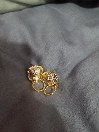 versace aslan küpe