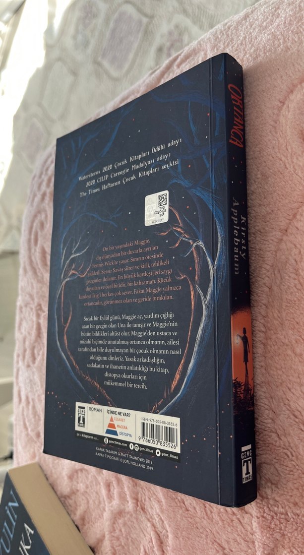 Kirsty Applebaum - Ortanca - Görsel 5