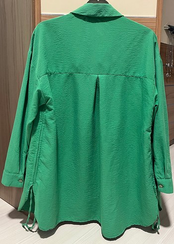 Düğmeli Yeşil Uzun Bol Kesim Kadın Gömlek - Görsel 2