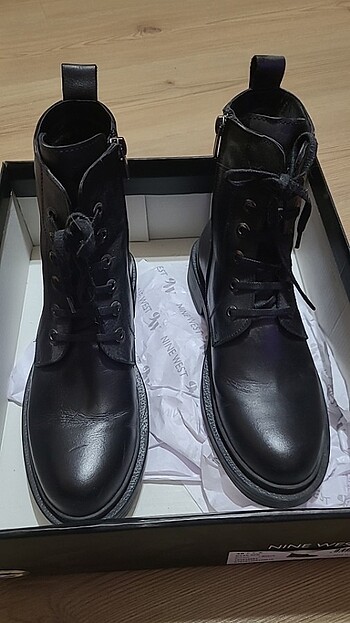 Nine west bot 