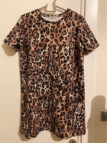 Zara leopar desenli elbise