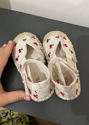 Nakışlı Beyaz Kız Çocuk Sandalet Zara - Görsel 5