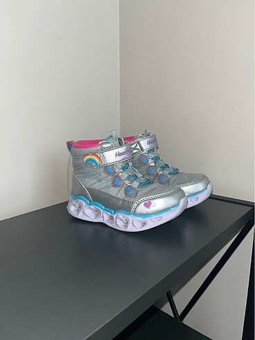 Skechers bot