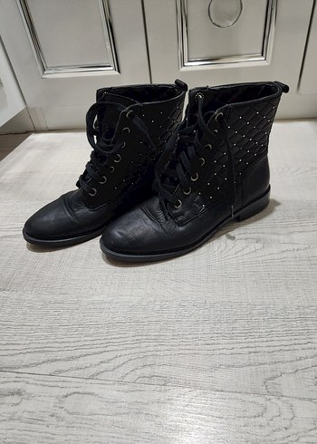 Siyah Nakışlı Tokalı Gotik Kadın Bot - Görsel 5