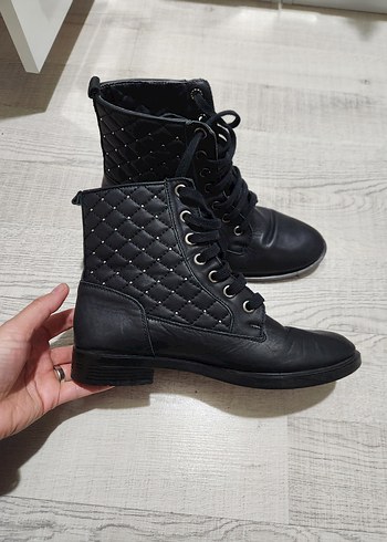 Siyah Nakışlı Tokalı Gotik Kadın Bot - Görsel 2