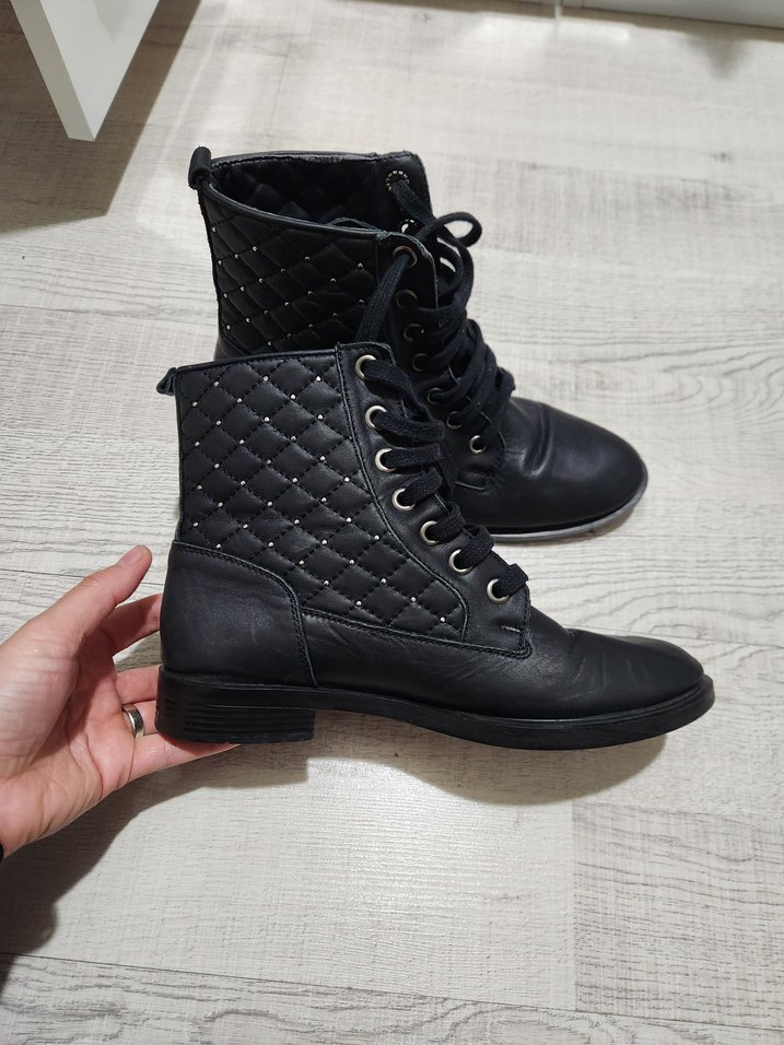 Siyah Nakışlı Tokalı Gotik Kadın Bot - Görsel 2