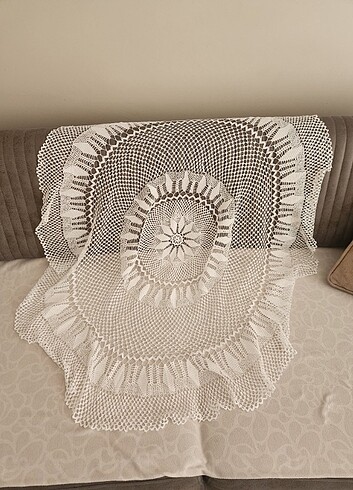 Fiskos masa örtüsü dantelli - Görsel 3
