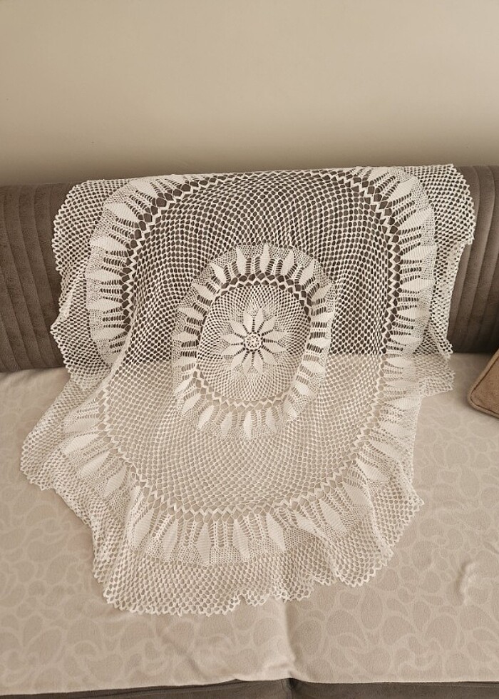 Fiskos masa örtüsü dantelli - Görsel 3