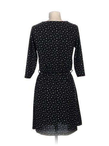 l Beden PreLoved Kısa Elbise %70 İndirimli.