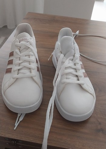 35,5 Beden Beyaz Adidas Kadın Spor Ayakkabı