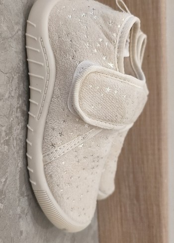 Kız Çocuk Beyaz Sıcak Terlikler Velcro - Görsel 3