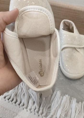 Kız Çocuk Beyaz Kaydırmaz Bantlı Terlik - Görsel 5