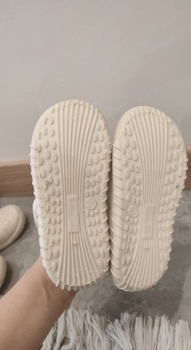 Kız Çocuk Beyaz Kaydırmaz Bantlı Terlik - Görsel 3