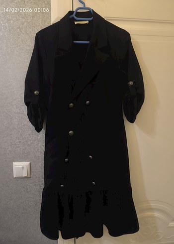 Siyah Düğmeli Uzun Kadın Ofis Kabanı - Görsel 2