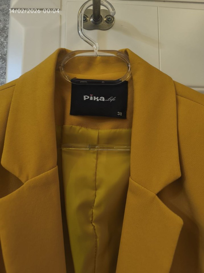 Sarı Düğmeli Kadın Midi Blazer - Görsel 3