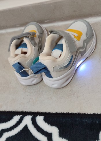 Erkek Çocuk Beyaz Gri Cırtcırtlı Spor Ayakkabı - Görsel 4