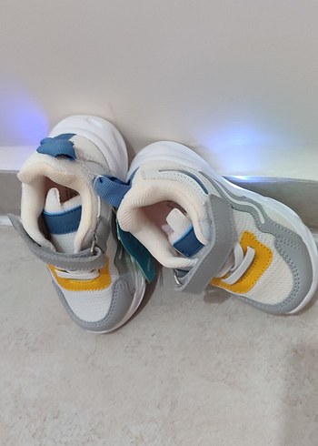 Erkek Çocuk Beyaz Gri Cırtcırtlı Spor Ayakkabı - Görsel 3