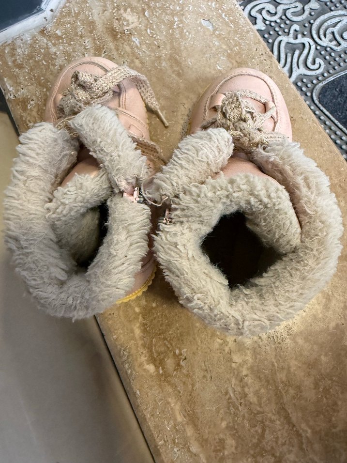 Kız Çocuk Pembe Kürklü Lastik Bot - Görsel 3