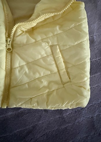 Sarı Kapüşonlu Kız Yeleği Fermuarlı - Görsel 3