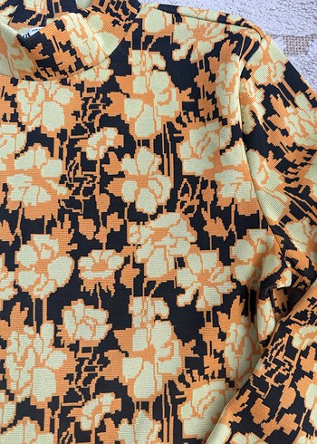 Uzun Kollu, Düğmeli Sarı Bağlama Desenli Bluz - Görsel 4