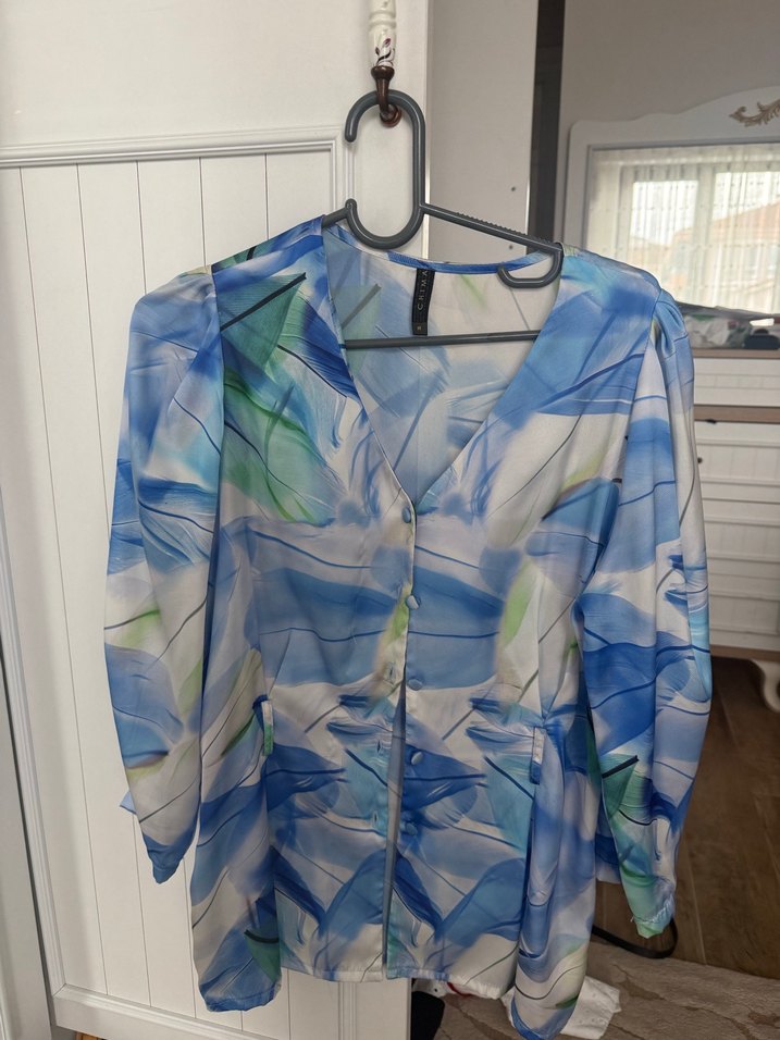 Mavi V Yaka Bağlamalı Kadın Gömlek - Görsel 2