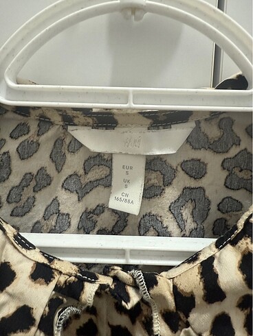 s Beden H&M leopar desenli gömlek