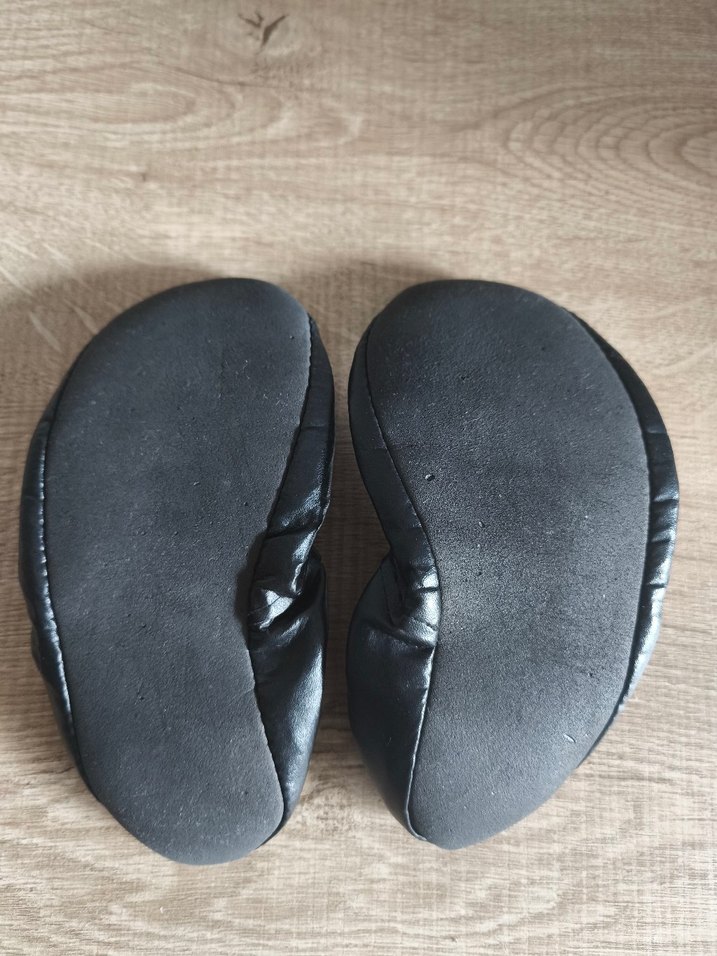 Kız Çocuk Siyah Lastikli pisi pisi Babet Ayakkabı - Görsel 3