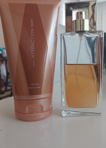 Avon Attraction Rush Kadın Parfüm ve Vücut Losyonu