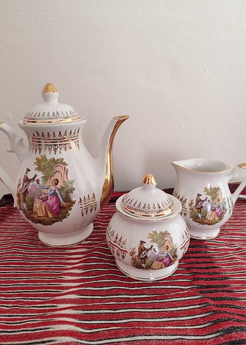 Beyaz Renkli Vintage Porselen Çaydanlık Seti