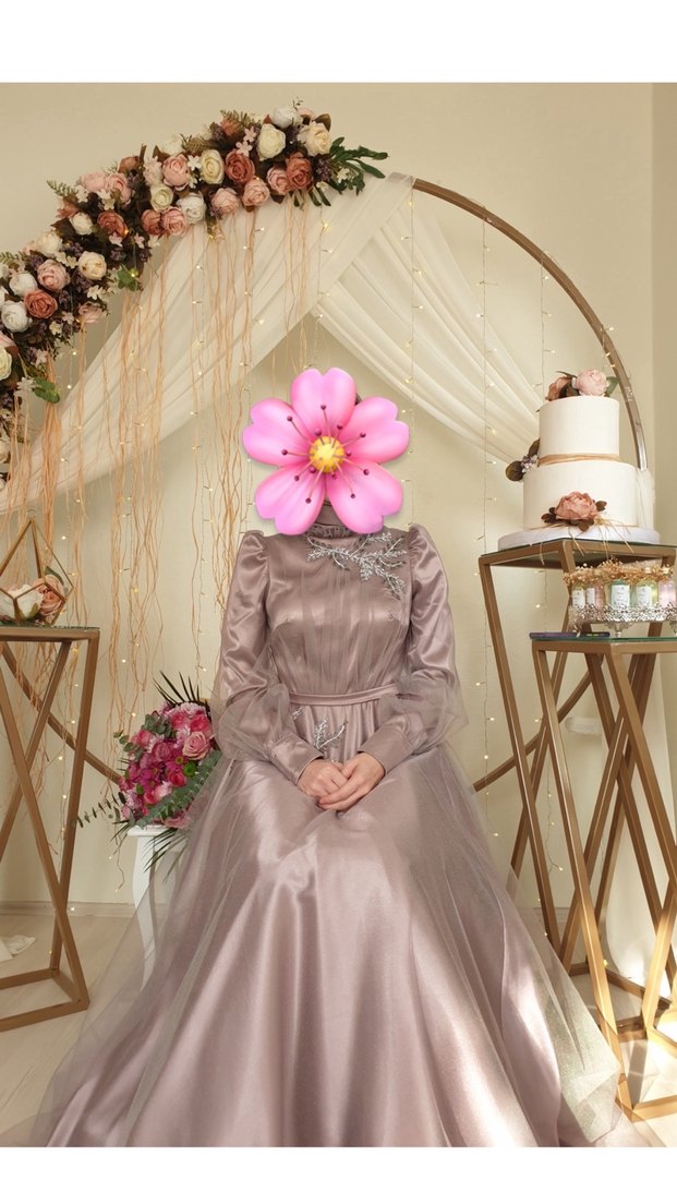 Uzun Kollu Yüksek Yakalı Mor İşlemeli Abiye - Görsel 2