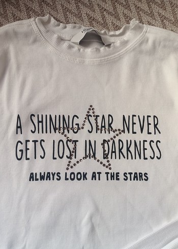 Uzun Kollu Beyaz Kız Tişörtü - Görsel 2