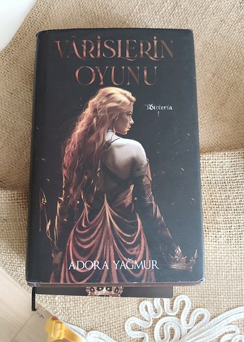 Varislerin Oyunu - Adora Yağmur