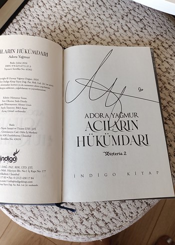 Acıların Hükümdarı - Adora Yağmur