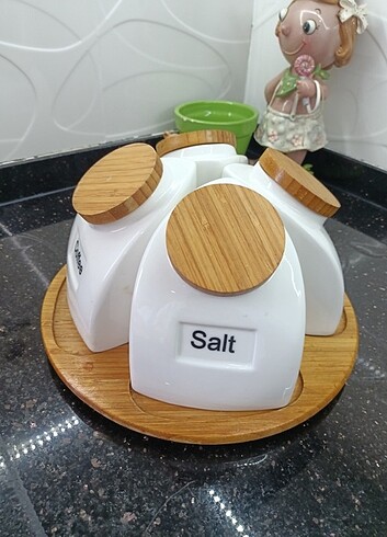 Bambu dönen altlığı ve porselen baharat takımı 