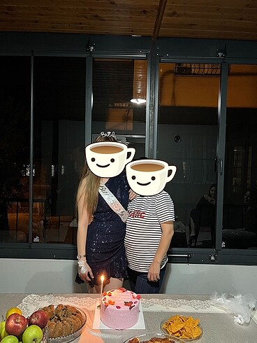 Diğer payetli kısa gece elbisesi