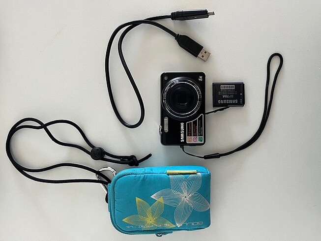 Samsung Dijital Fotoğraflar Makinesi ve kılıfı