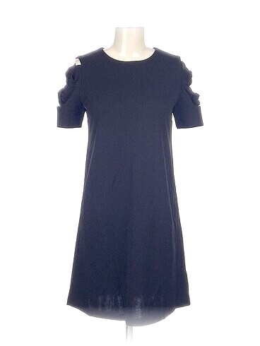 PreLoved Kısa Elbise %70 İndirimli.