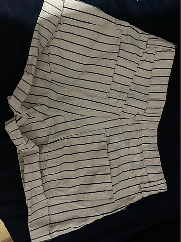 Bershka Krem Şort